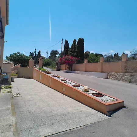 Con Piscina Umut Homes