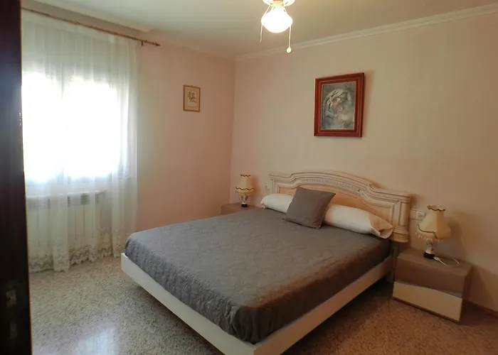 Con Piscina Umut Homes Nyaraló Alicante