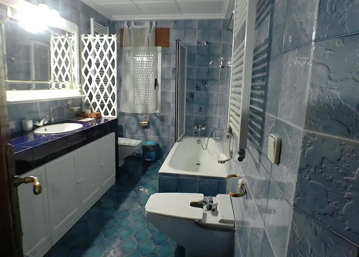 Con Piscina Umut Homes Nyaraló *