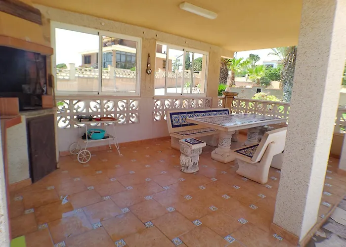 Con Piscina Umut Homes Nyaraló